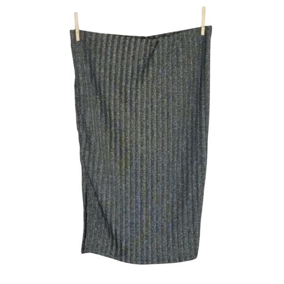 NWOT Torrid Ribbed Glitter Pencil Skirt Size 4X Silver Pull On Elastic Waist - Picture 4 of 7
